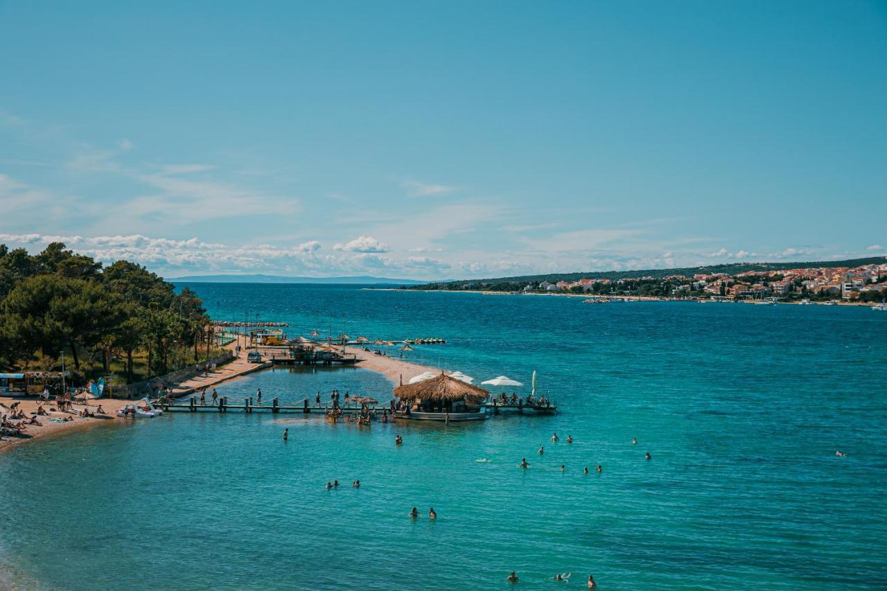 Kaneo Beach Hotel Новалья Экстерьер фото