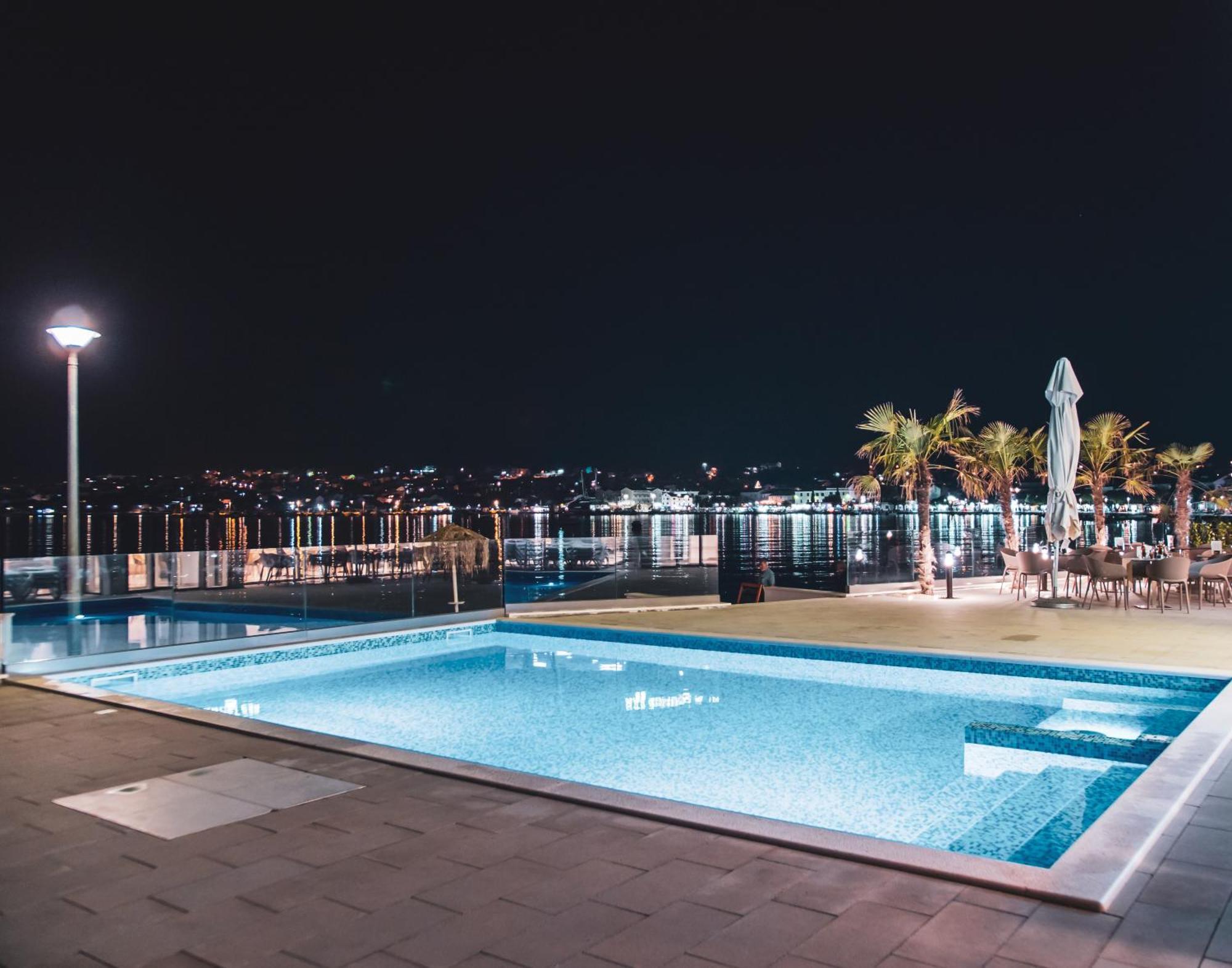 Kaneo Beach Hotel Новалья Экстерьер фото